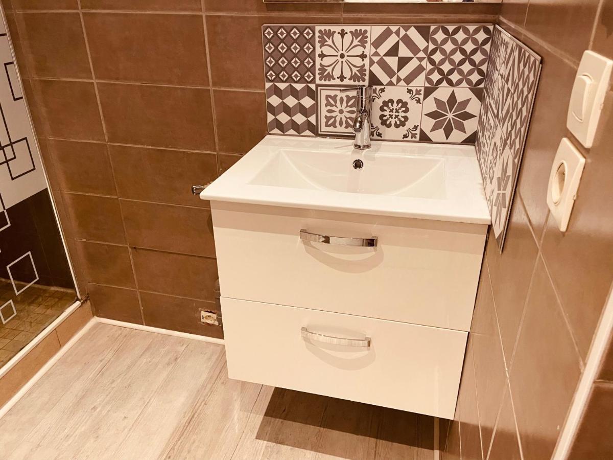 Appartement 2 Chambres Avec Parking Prive Gratuit Dijon Eksteriør billede
